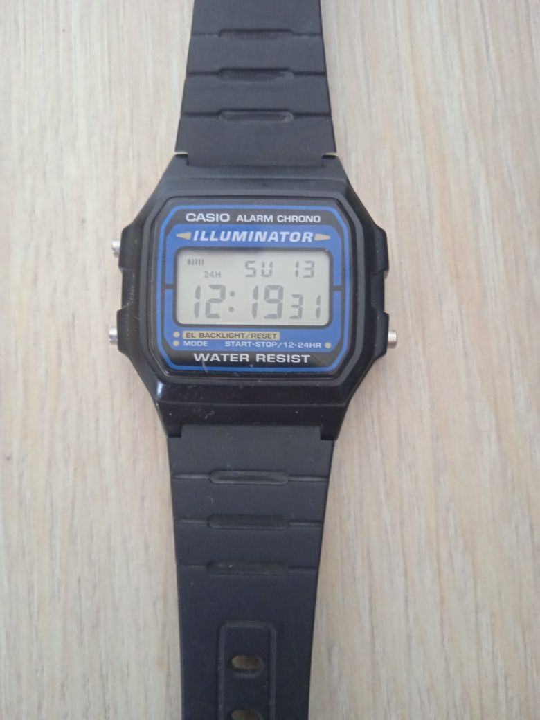 Zegarek Casio F -105 iluminator