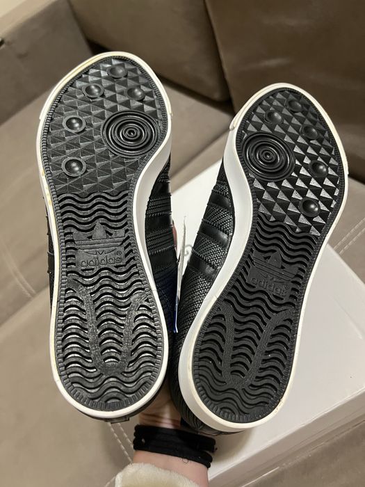 Кросівки жіночі adidas