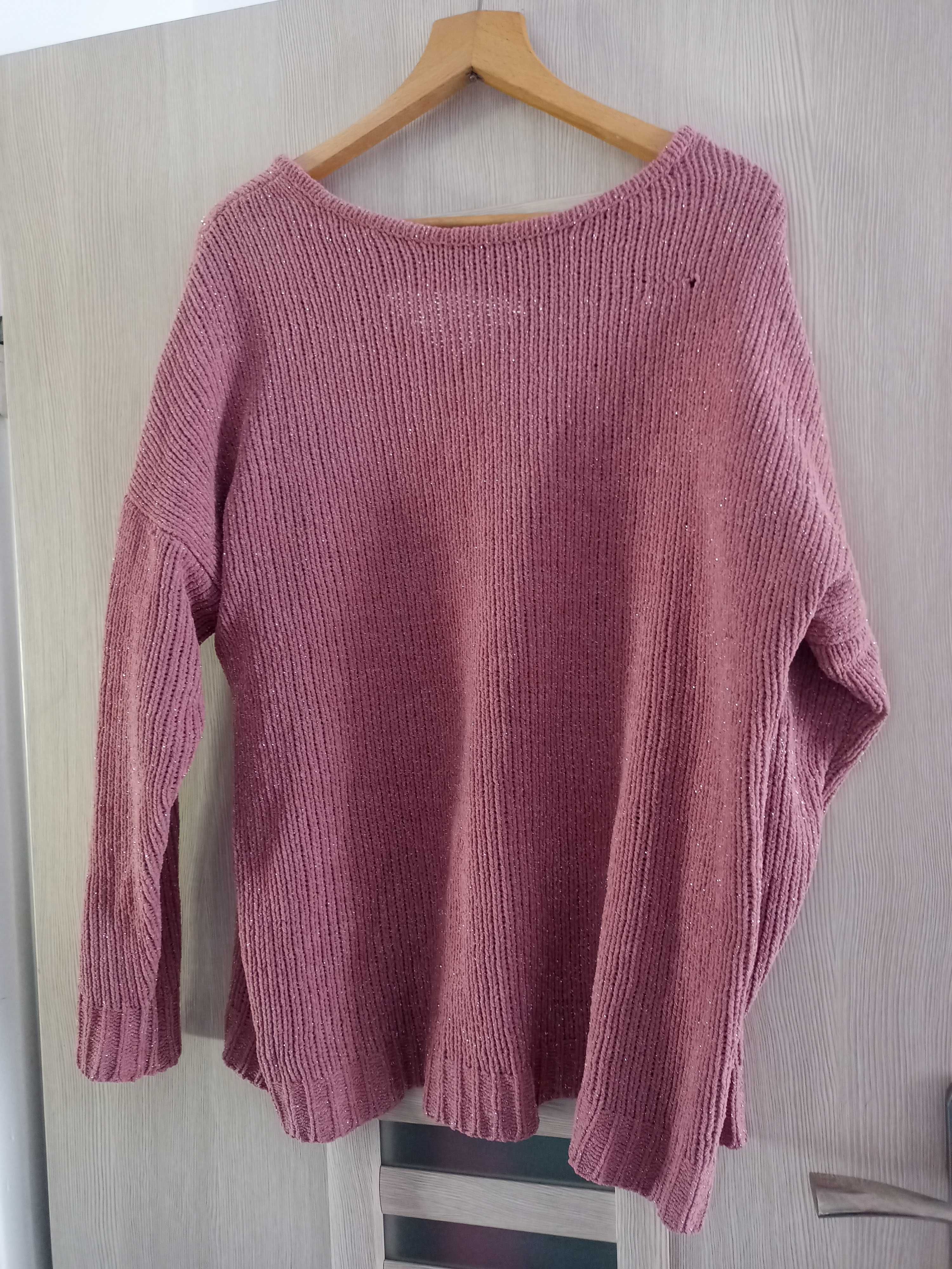 gruby ciepły sweter różowy ze srebrną nitką XL XXL