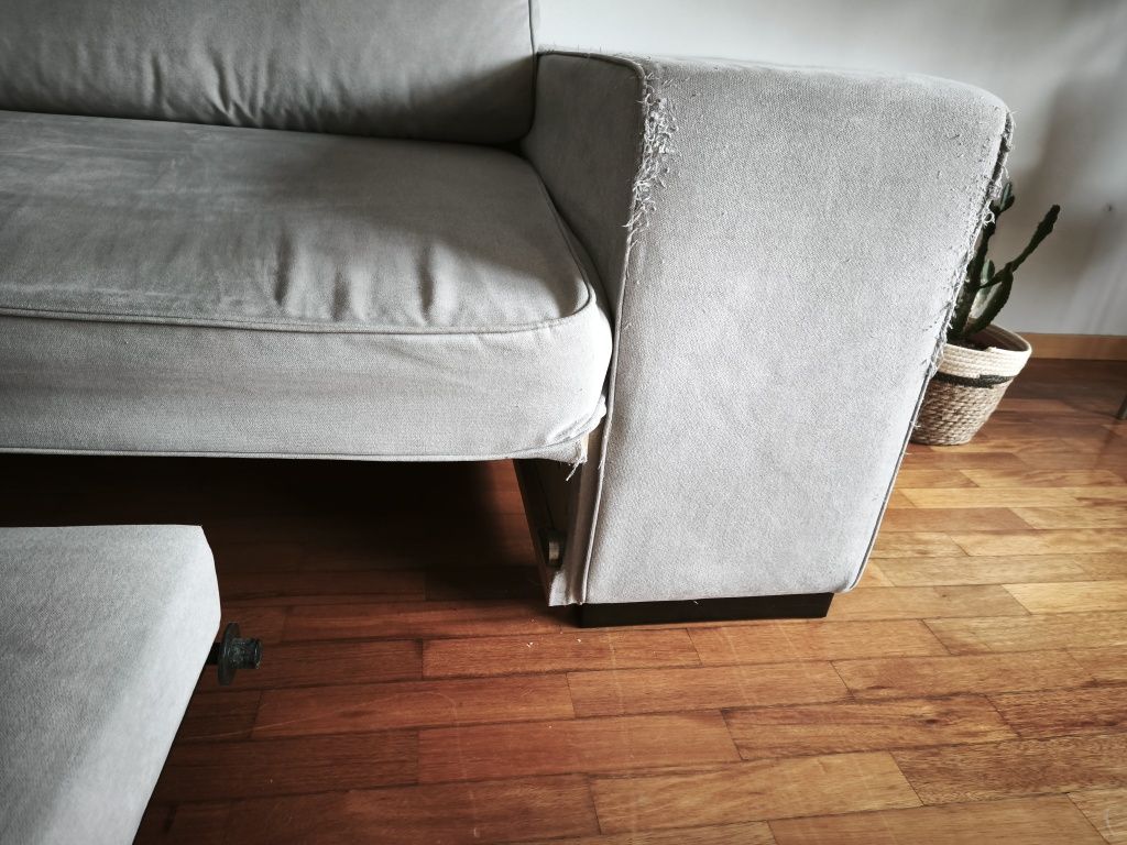 Sofá cama 3 lugares + 2 pufs (usado)