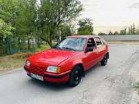 Продам Opel Kadett в хорошем состоянии вложений не требует