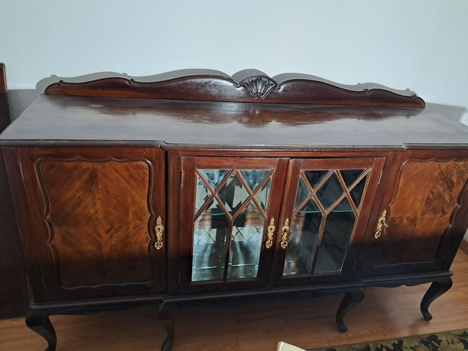 Móveis sala, dois móveis,  1 espelho e uma mesa extensível.