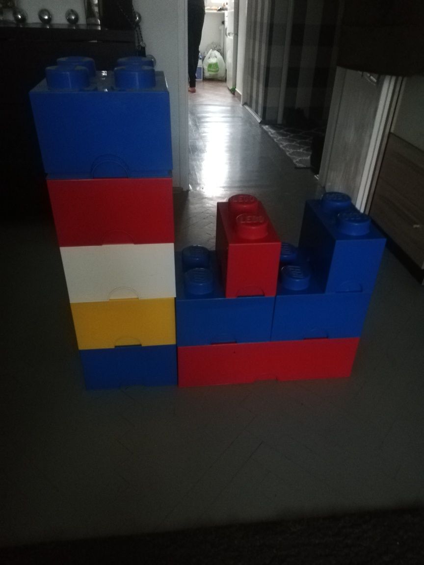 Lego Mega zestaw  klocków z pudełkami LEGO