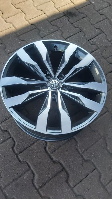 Felga T-ROC  Oryginał 19 Cali   2GA 601025F