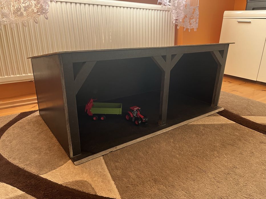 Duży garaż na traktory, samochody dla dzieci