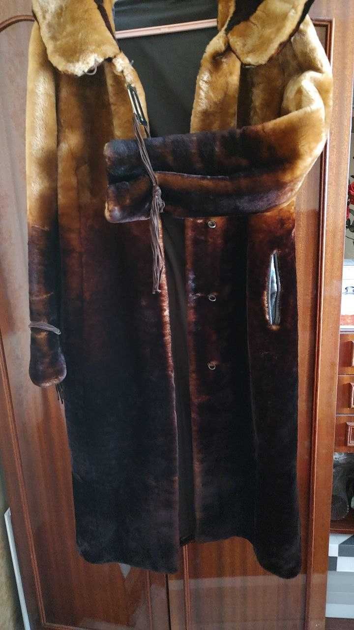 Продаємо шубу натуральну (мутон)