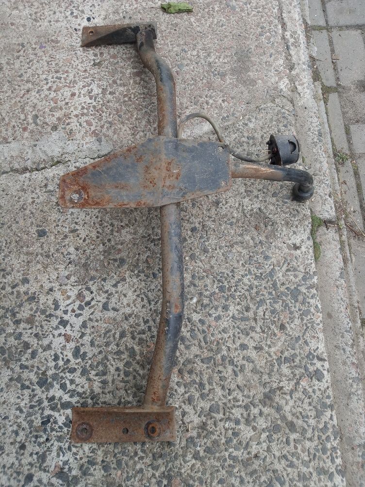 Фаркоп на Daewoo Lanos.