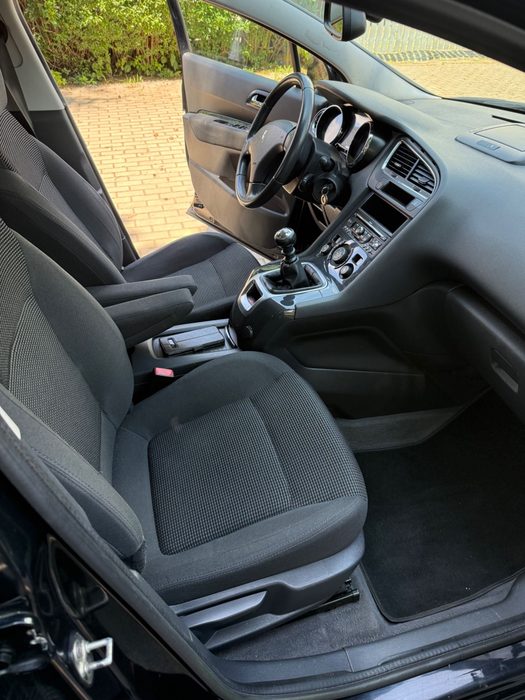 Peugeot 5008 2.0 HDI 150 KM Urlop do 5.08.25