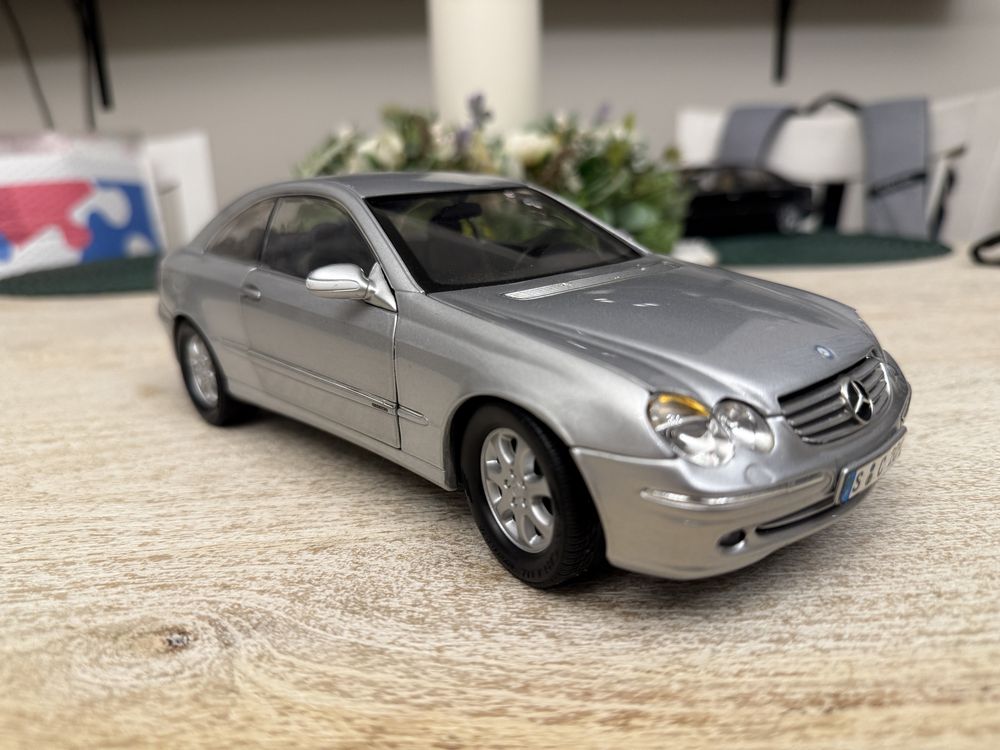 Model auta KYOSHO 1:18 Mercedes-Benz CLK Coupe W209