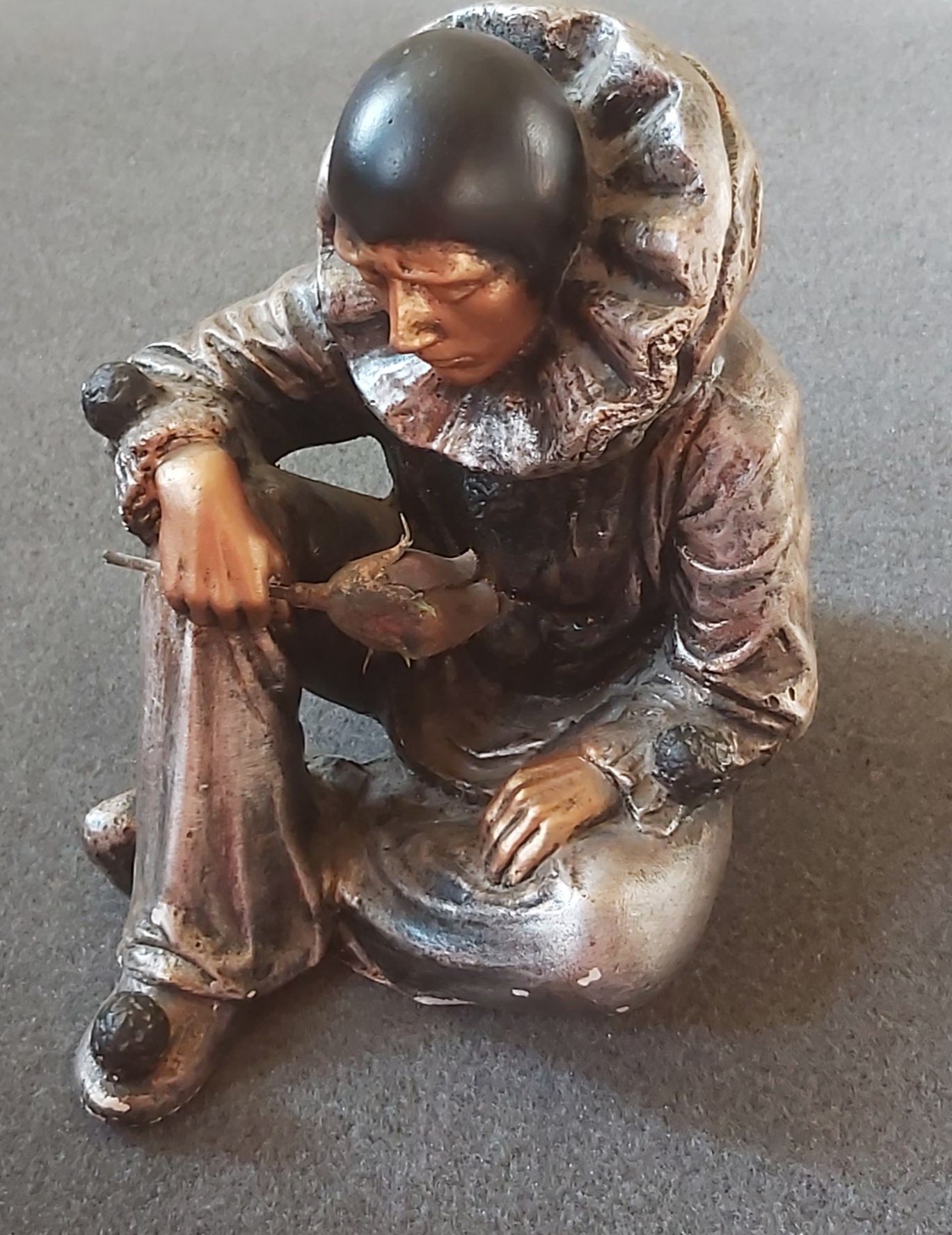 Arlekin Pierrot mężczyzna aktor sztuka figurka rzeźba model srebrny