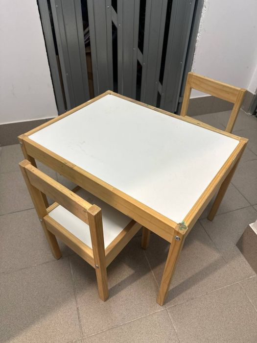 Stolik drwniany z dwoma krzesełkami IKEA LATT