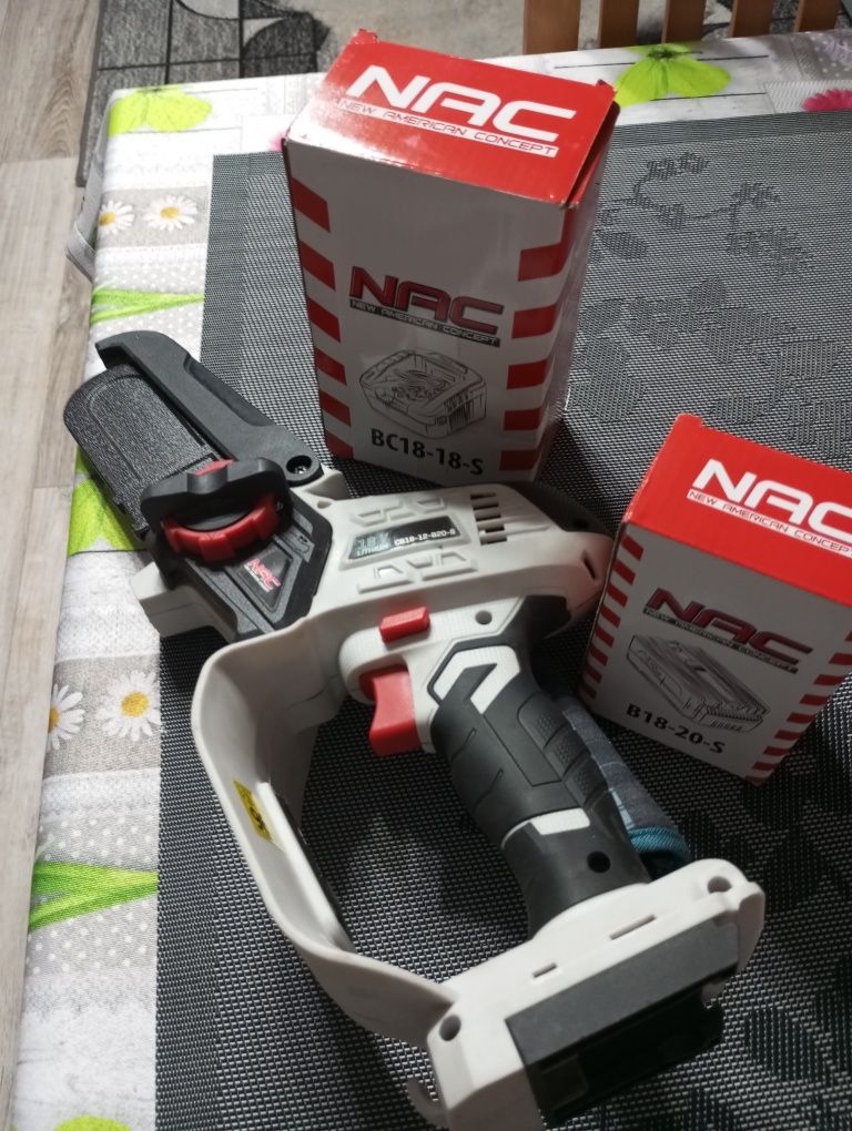 Mini pilarka łańcuchowa firmy NAC ,powystawowa