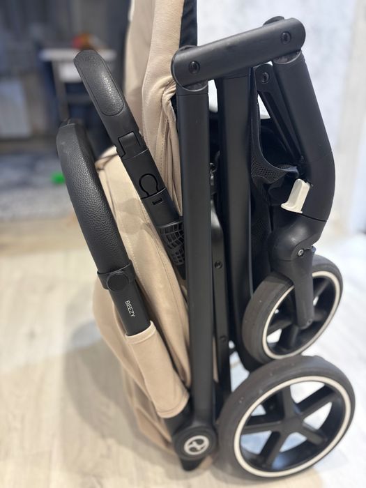 Прогулянкова коляска Cybex BEEZY