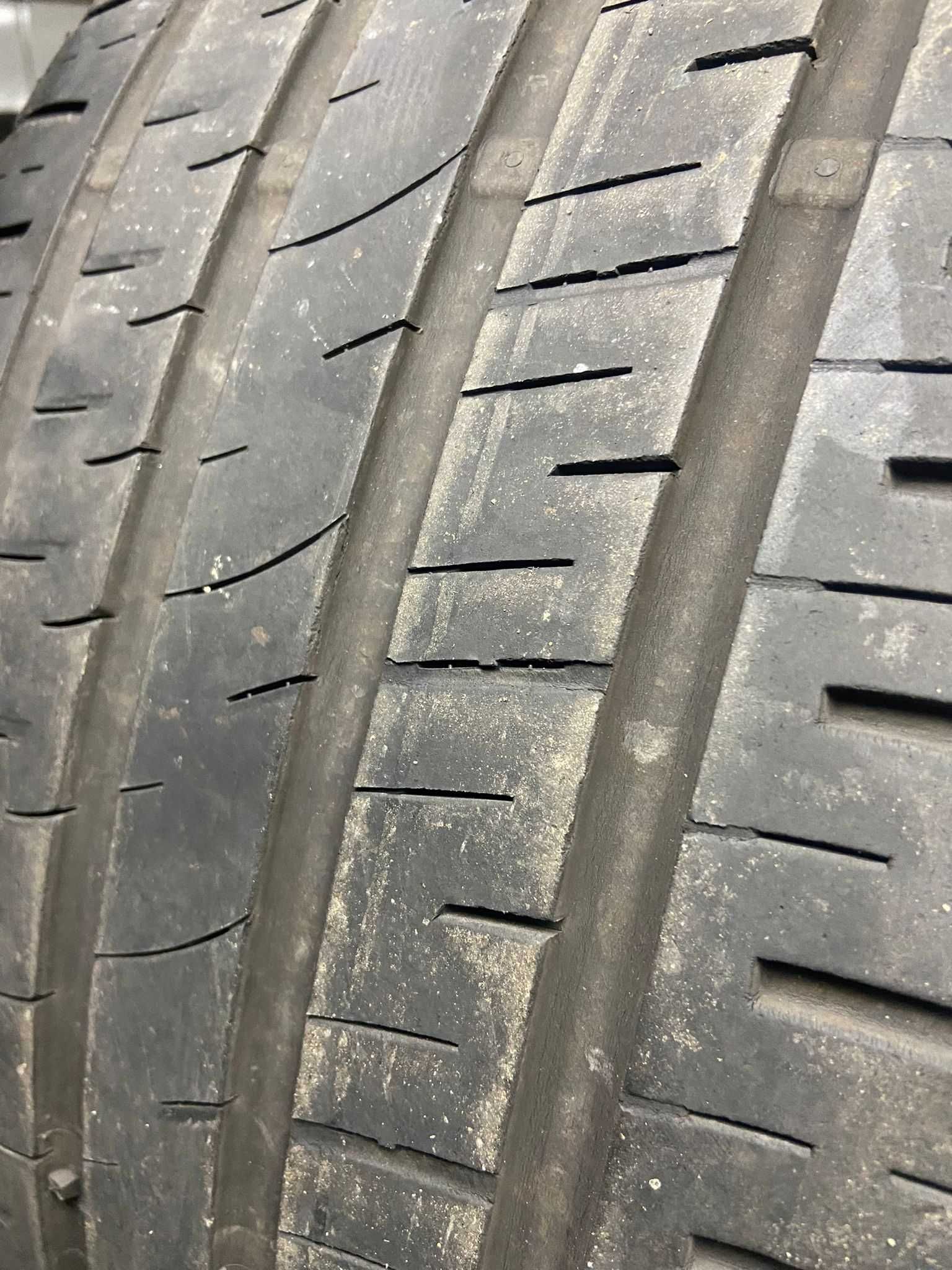 Pneus semi-novos 255/40R20