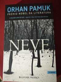 Livro "Neve" de Orhan Pamuk