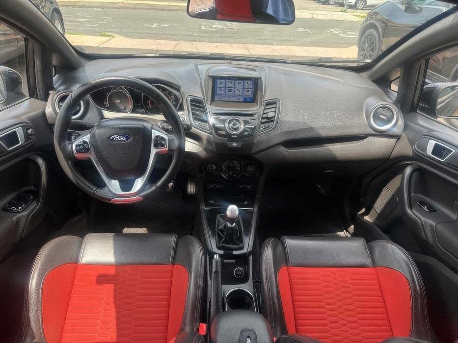 Ford Fiesta ST      2019