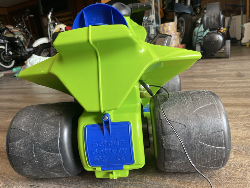 Mota infantil eléctrica