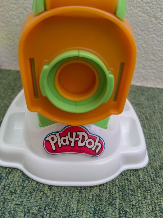 Play-Doh Fábrica de Plasticina Massa Kitchen Creations - B9013