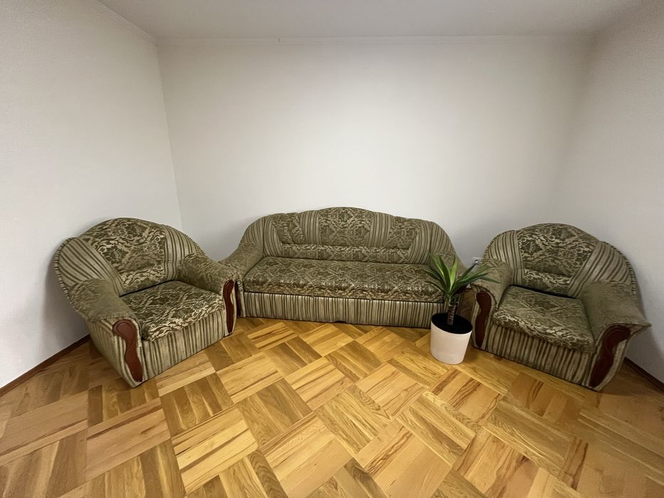 Продам диван розкладний з кріслами
