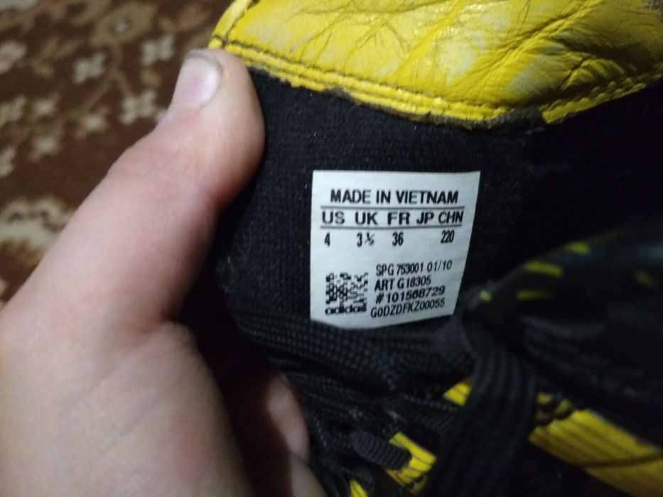 Бутсы футбольные 36р