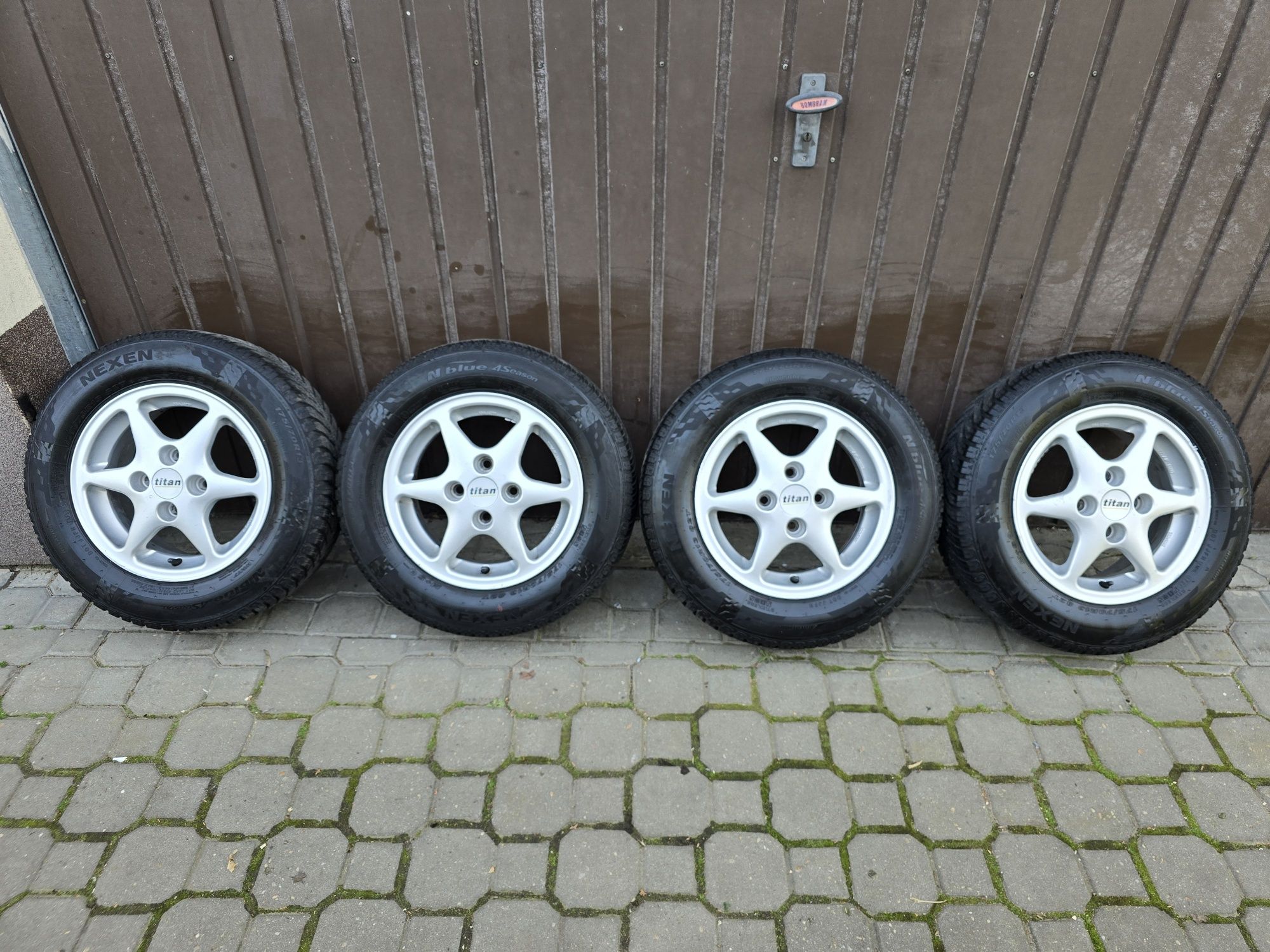 Felgi z oponami 175/70R13 VW Polo 4x100 Golf Caddy Lupo Seat Cordoba