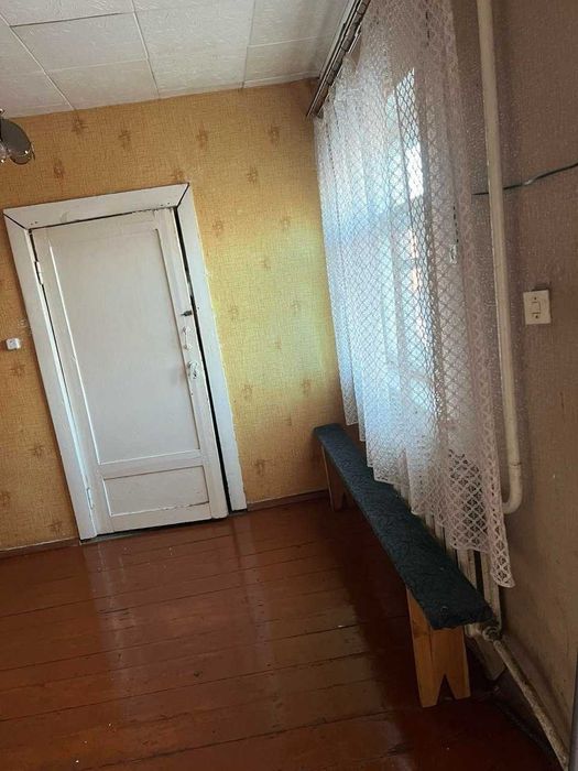 Будинок з земельною ділянкою біля річки Зарічне