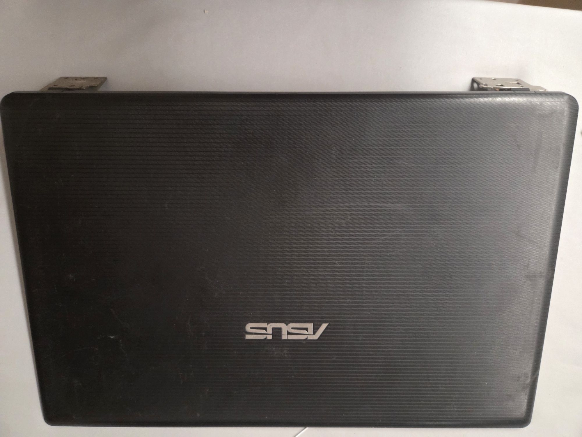 Sprzedam sprawny klapę Matrycy do laptopa ASUS X55A