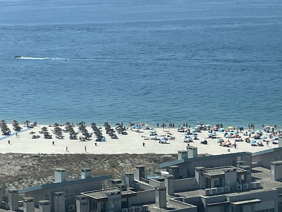 Caminhada na areia em troia todo o ano