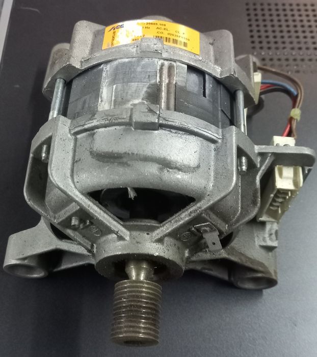 Продам мотор на стиральную машину