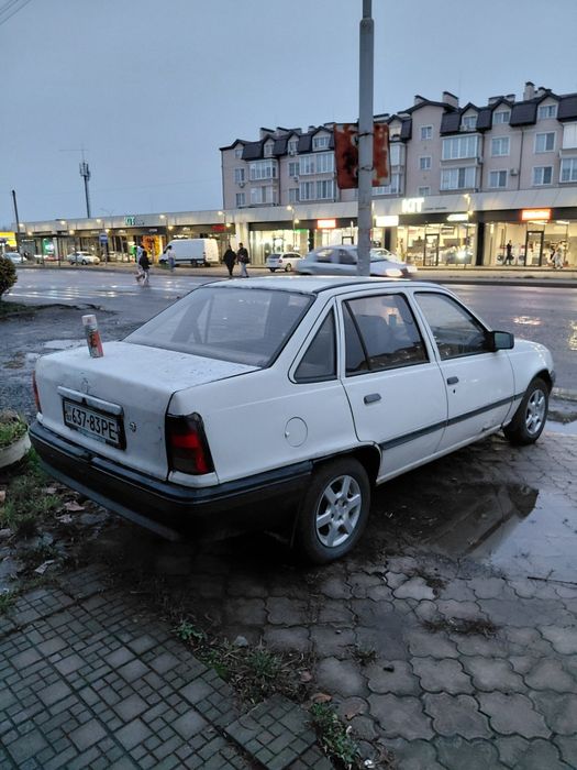 Опель кадет 1.3 карб