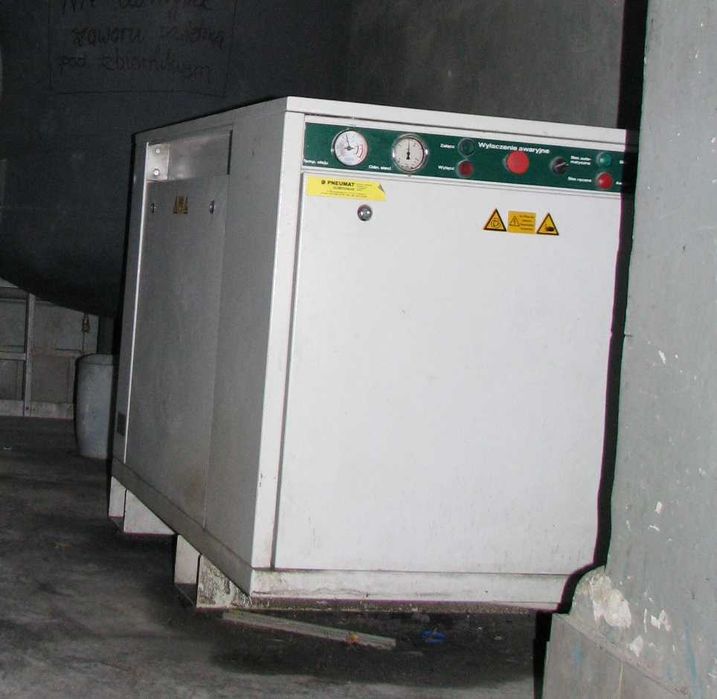 Kompresor śrubowy 126 m3/h, 15KW