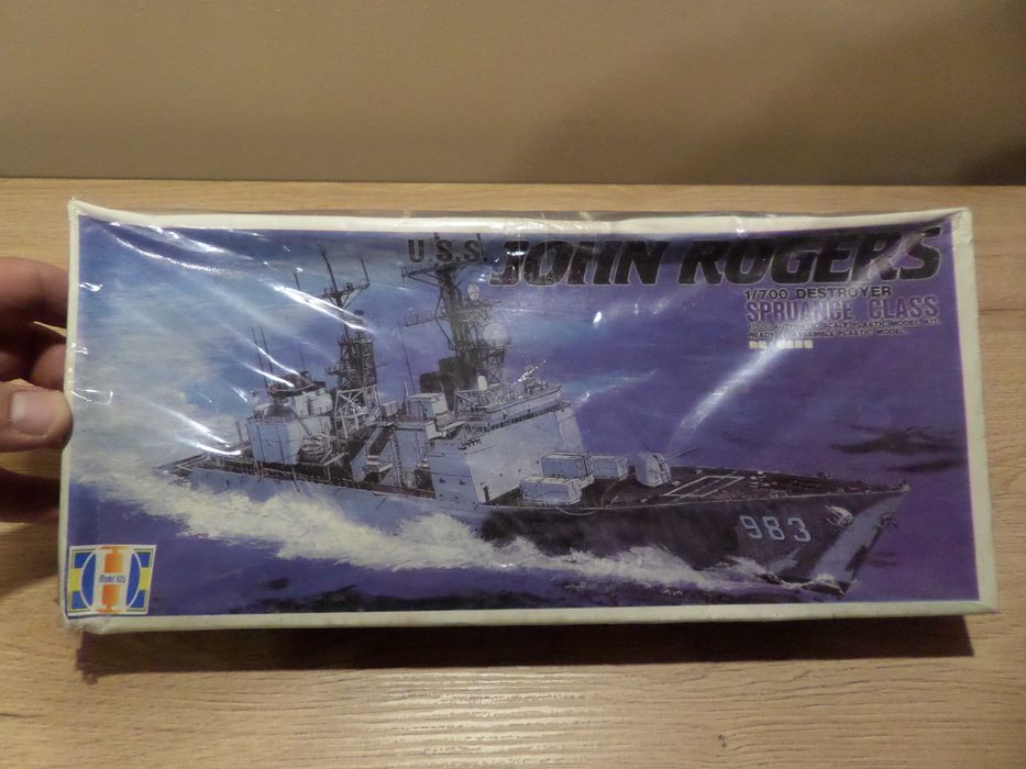Model Okrętu U.S.S. JOHN ROGERS w skali 1:700