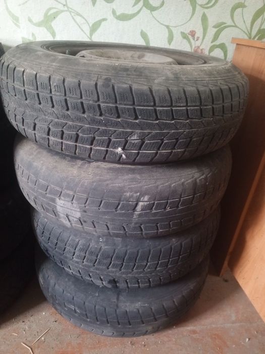 Продам скати r15 мішлен шиповка!
