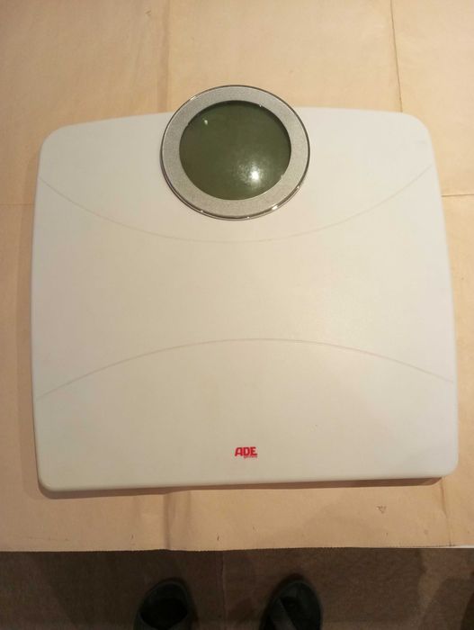 Весы электронные напольные ADE .