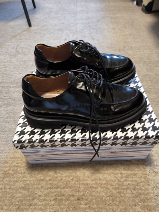 Туфлі в ідеальному стані, якісь супер, зручні