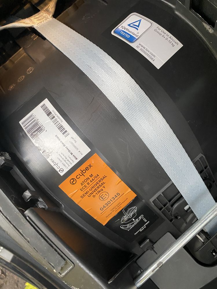 Fotelik samochodowy Cybex Aton M z bazą Isofix