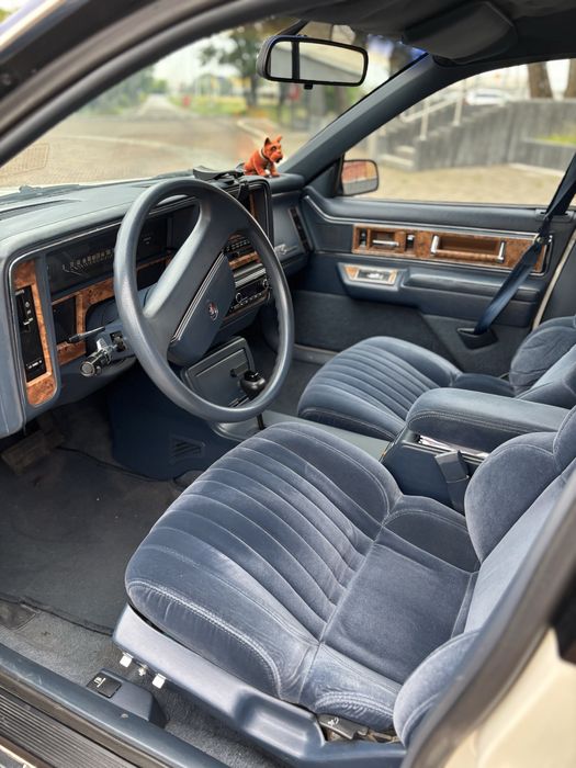 Wynajem auta na ślub Buick Skylark / Range Rover