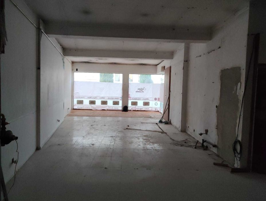 Venda ou arrendamento de espaço comercial