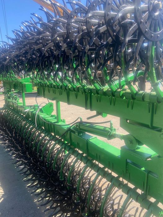 Борона ротаційна John Deere 400  9м.  Гідравлічна В НАЯВНОСТІ
