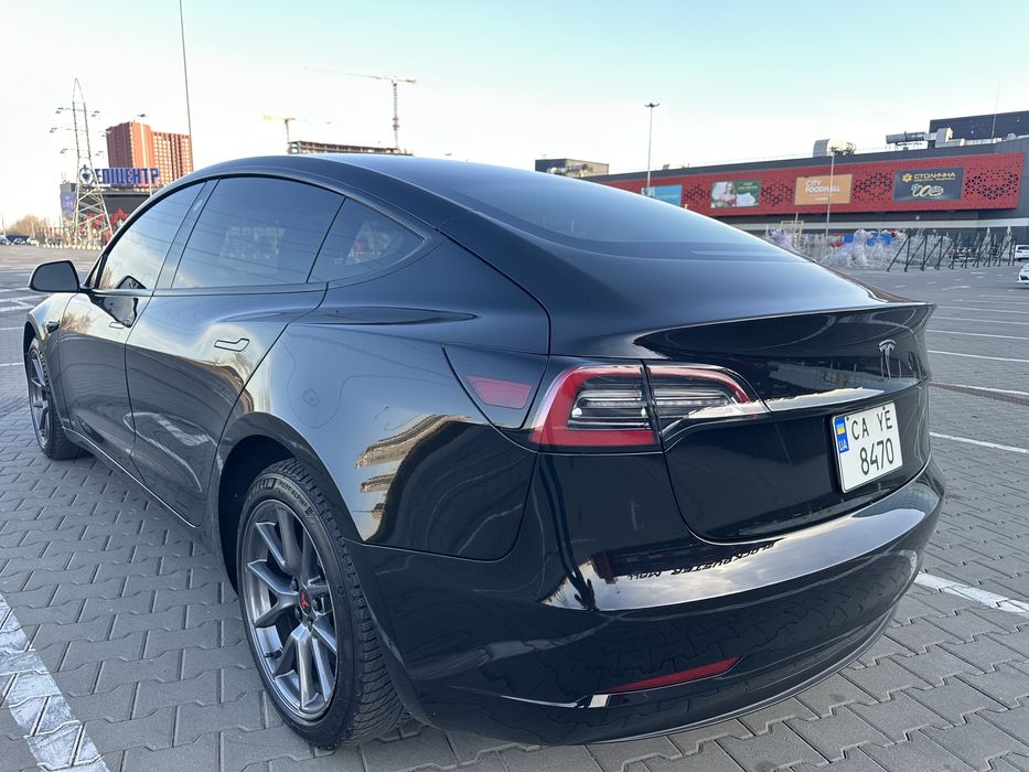 тесла 3 2022 рік