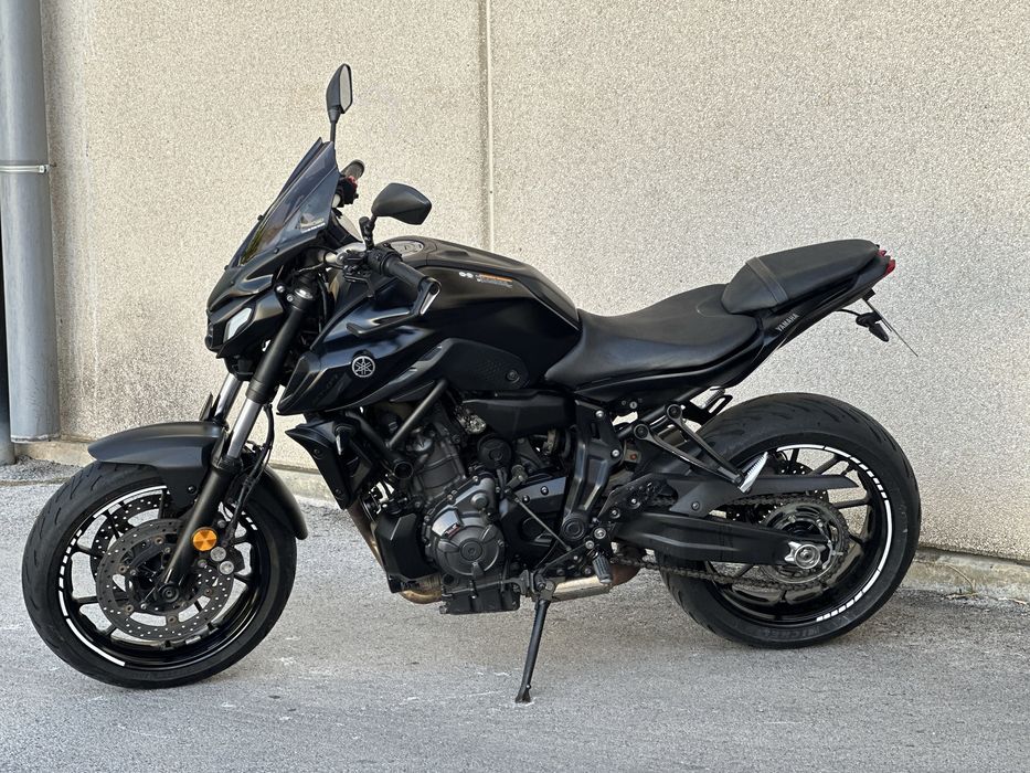 Yamaha MT07 - 2022 c/ Extras!