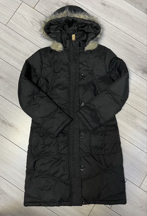 Жіноча довга куртка