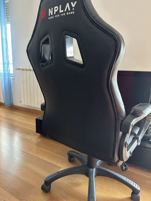Cadeira Gaming Nplay ajustável
