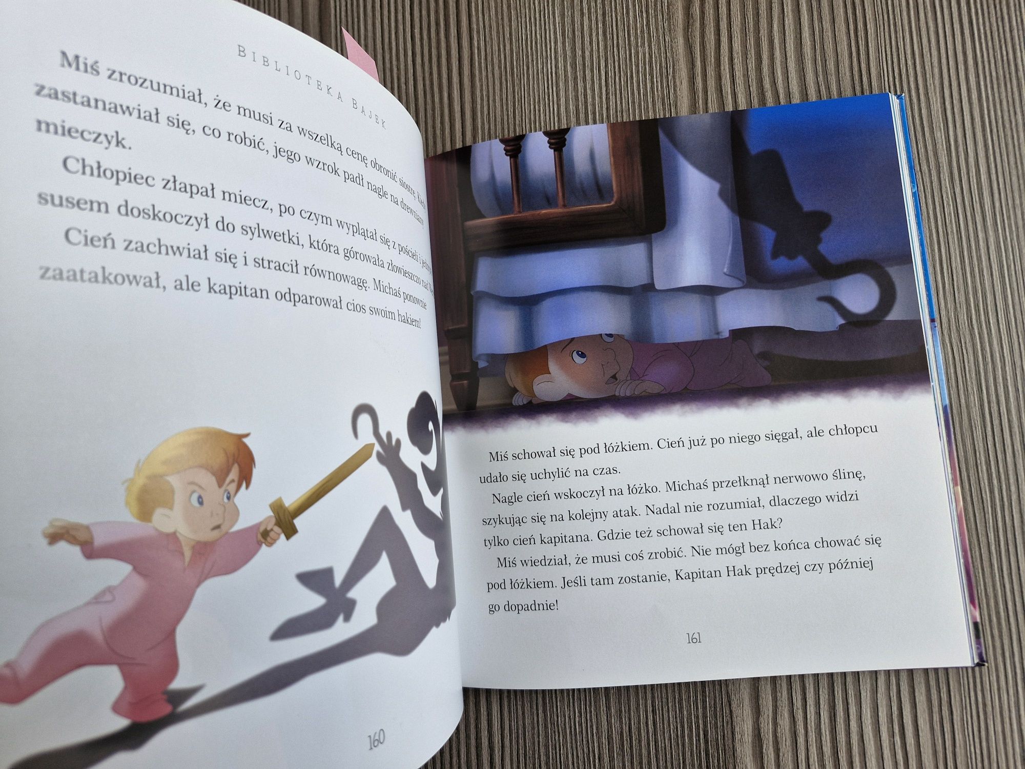 7611. "Biblioteka bajek" Disney
