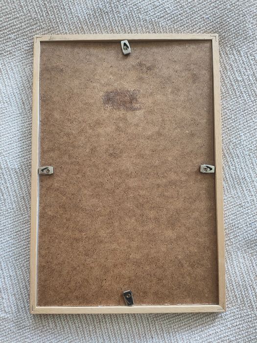 czarno biała grafika z ramą