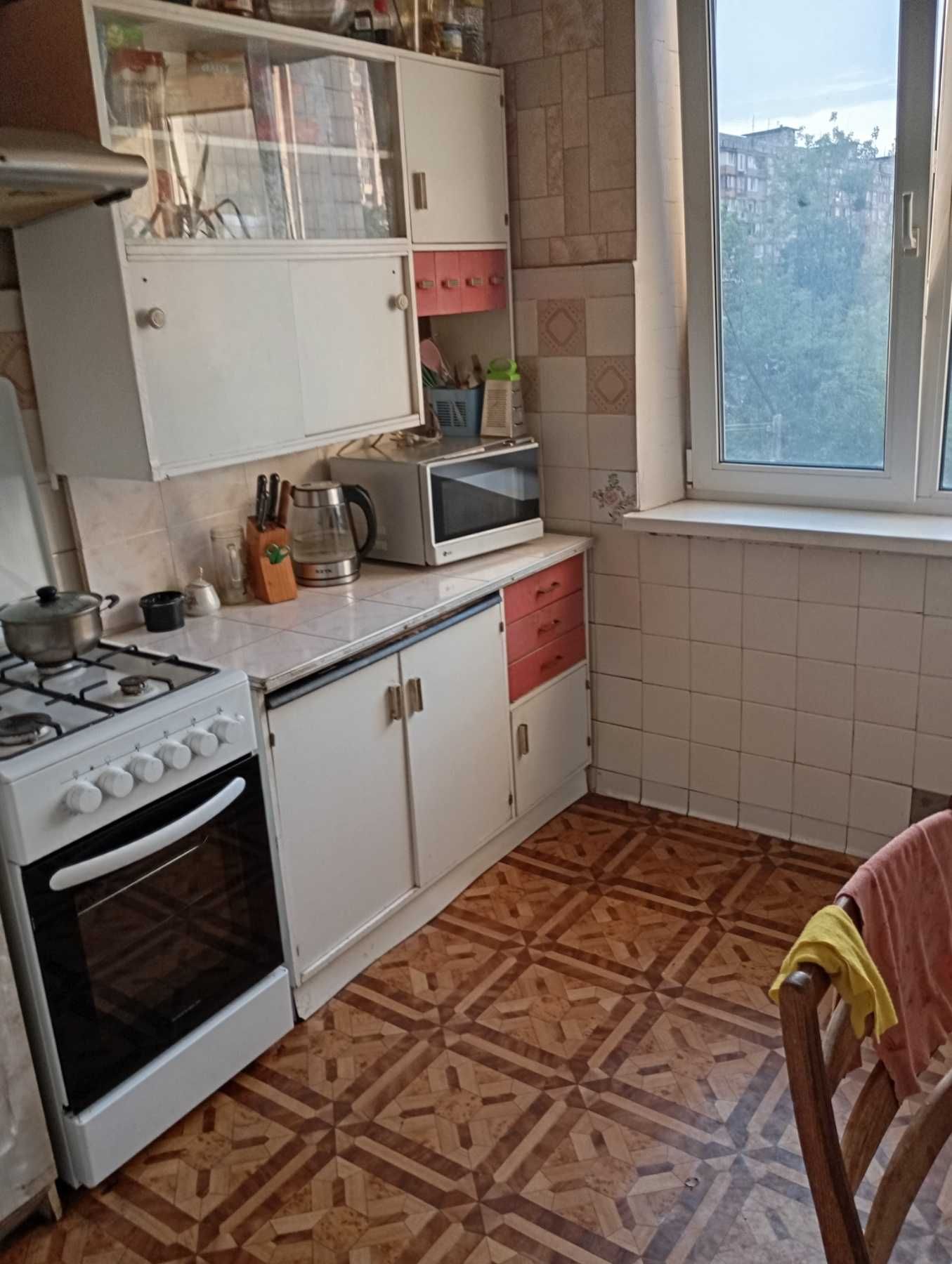 Комната без хозяев, в 500м от м.Минская, Оболонь