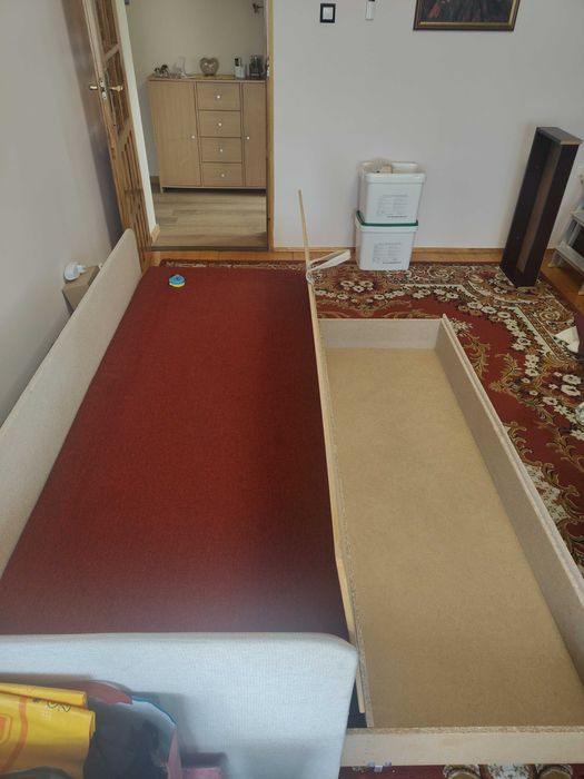 Sofa 3 osobowa, sztywna jak nowa.