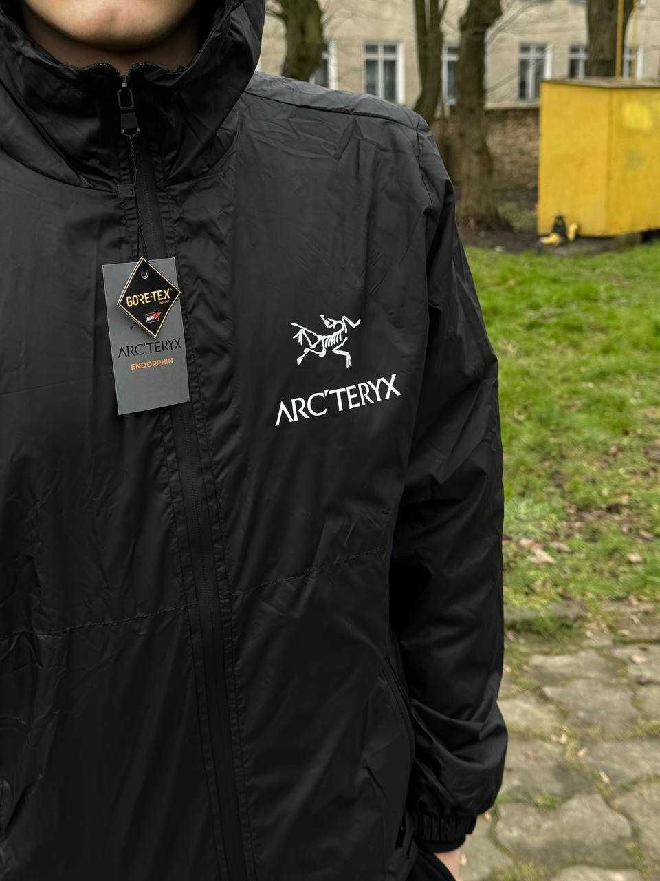 Відмінна вітровка Arcteryx GoreTex