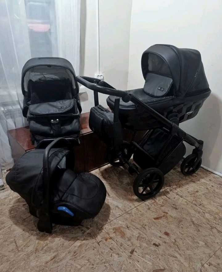 Коляска 3 в 1 adamex