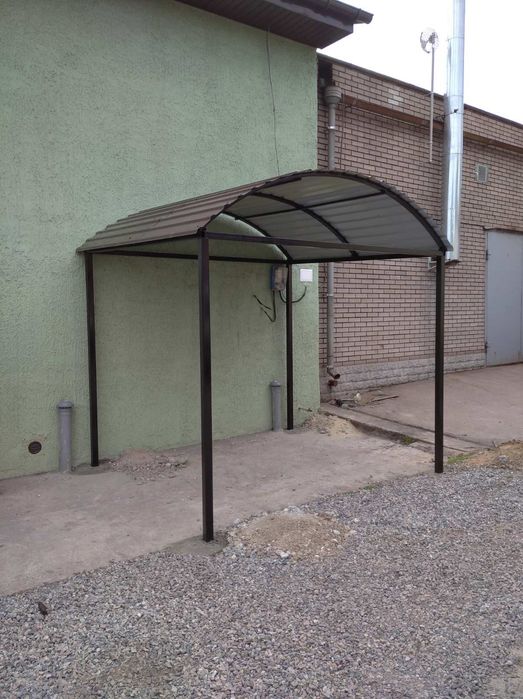 Навес из профнастила, поликарбоната и др.